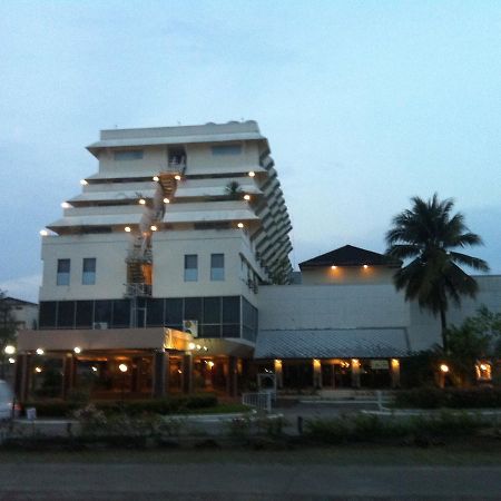 Paradorn Inn Chumphon Dış mekan fotoğraf